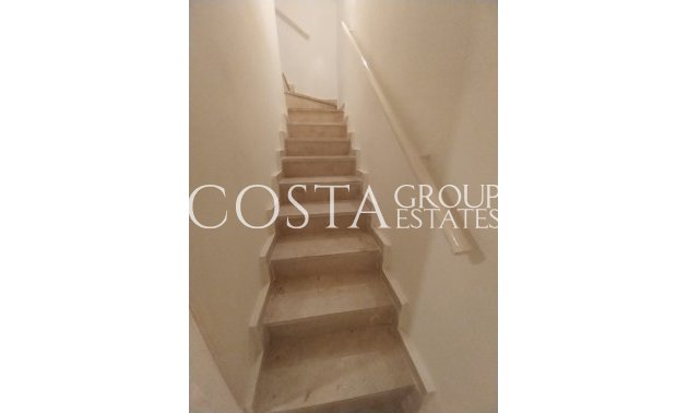 Herverkoop - Villa -
Orihuela - Villamartin