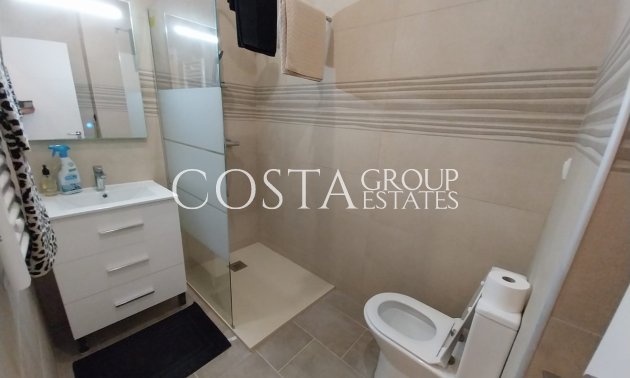 Herverkoop - Villa -
Orihuela - Villamartin