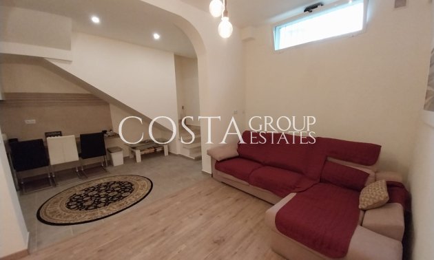 Herverkoop - Villa -
Orihuela - Villamartin