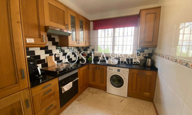 Herverkoop - Villa -
Orihuela - Villamartin