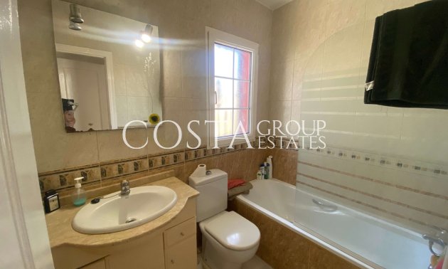 Herverkoop - Villa -
Orihuela - Villamartin