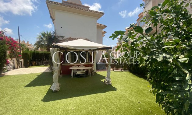 Herverkoop - Villa -
Orihuela - Villamartin