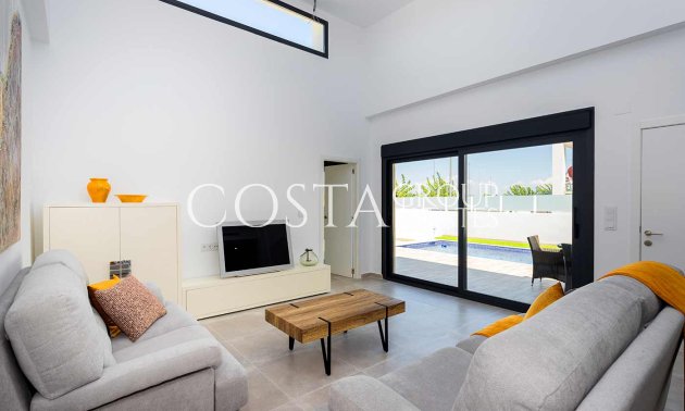 Nowy budynek - detached -
Daya Nueva