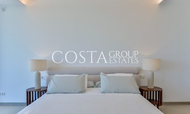 Nowy budynek - Willa -
Altea