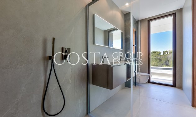 Nowy budynek - Willa -
Altea