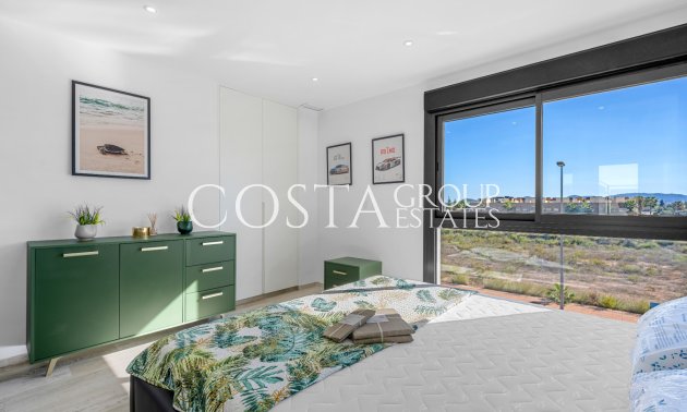 Resale - Villa -
Los Alcazares - Serena Golf