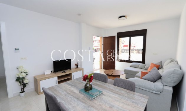 Herverkoop - Villa -
Orihuela - Villamartin