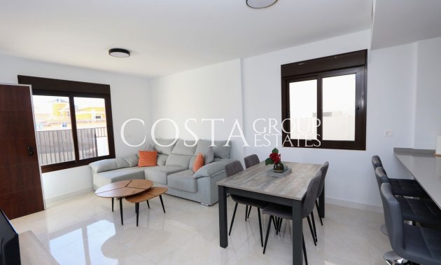 Herverkoop - Villa -
Orihuela - Villamartin