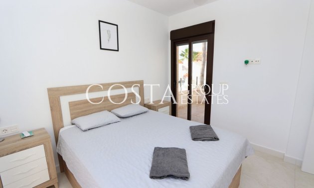 Herverkoop - Villa -
Orihuela - Villamartin