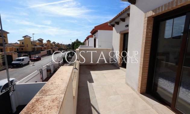 Herverkoop - Villa -
Orihuela - Villamartin