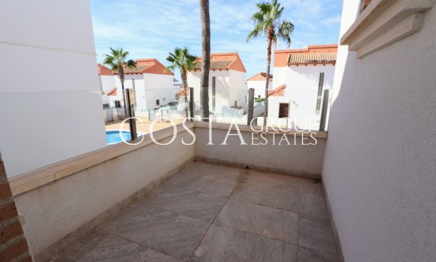 Herverkoop - Villa -
Orihuela - Villamartin