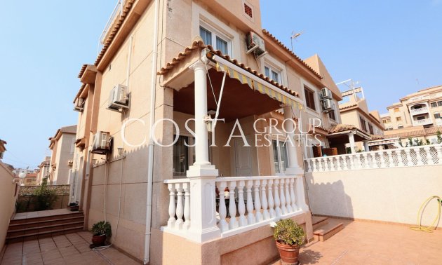 Herverkoop - Villa -
Torrevieja - Torrevieja Centro