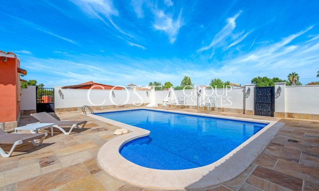 Resale - Villa -
Almoradí - Almoradi Centro