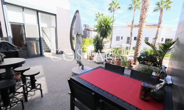 Wiederverkauf - Villa -
Orihuela - Villamartin