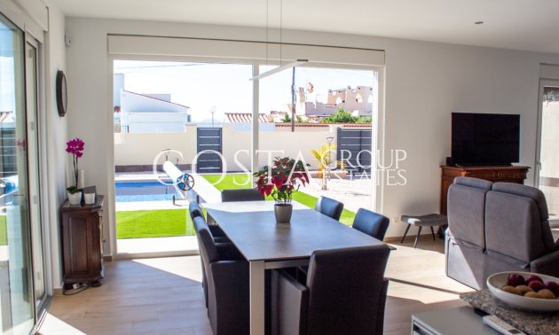 Herverkoop - Villa -
Torrevieja - La Siesta