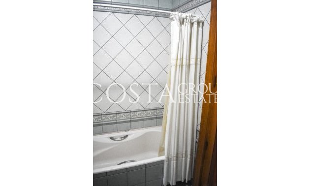 Odsprzedaż - Apartments -
Torrevieja - Torrevieja Centro