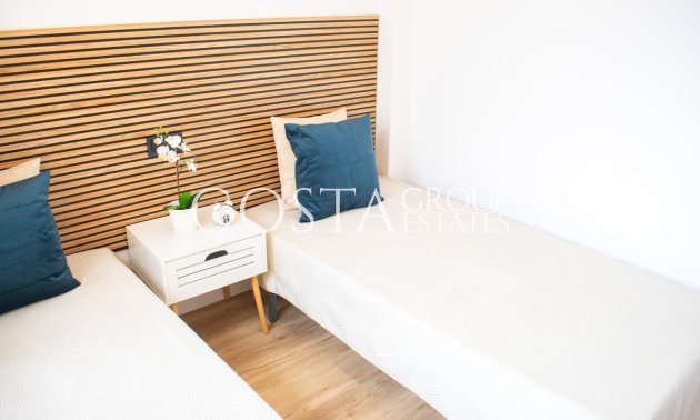 Odsprzedaż - Dom -
Orihuela - Punta Prima