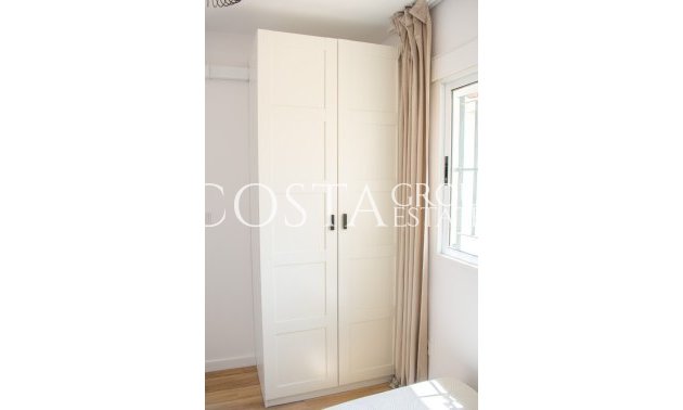 Odsprzedaż - Dom -
Orihuela - Punta Prima