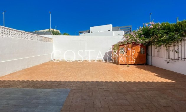 Resale - House -
Torrevieja - Aguas Nuevas