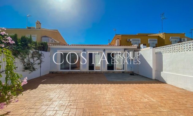 Resale - House -
Torrevieja - Aguas Nuevas