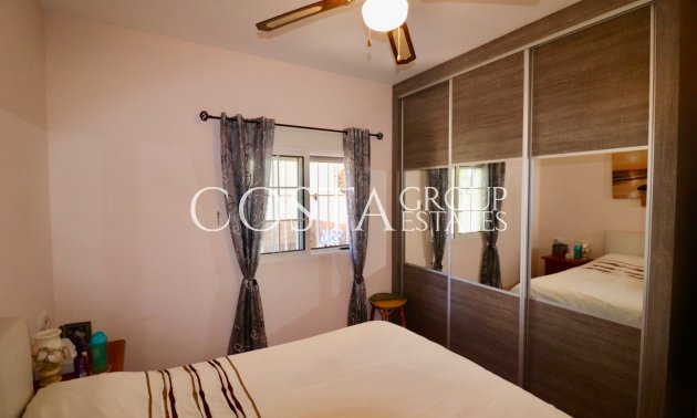 Revente - Villa -
Catral