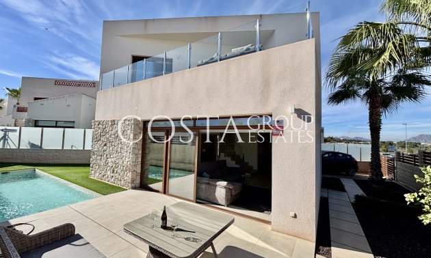 Neue Gebäude - Villa -
Benijofar