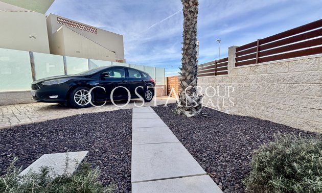 Neue Gebäude - Villa -
Benijofar