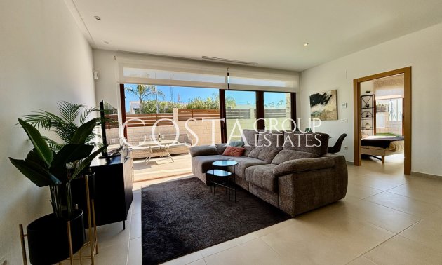 Neue Gebäude - Villa -
Benijofar