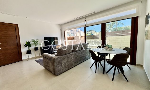 Neue Gebäude - Villa -
Benijofar