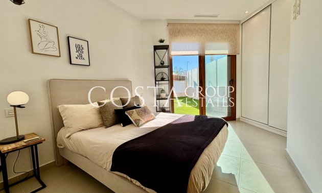 Neue Gebäude - Villa -
Benijofar