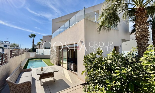 Neue Gebäude - Villa -
Benijofar