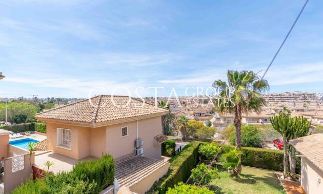 Herverkoop - Villa -
Orihuela Costa - Punta Prima
