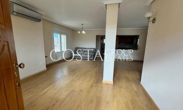 Resale - House -
Orihuela Costa