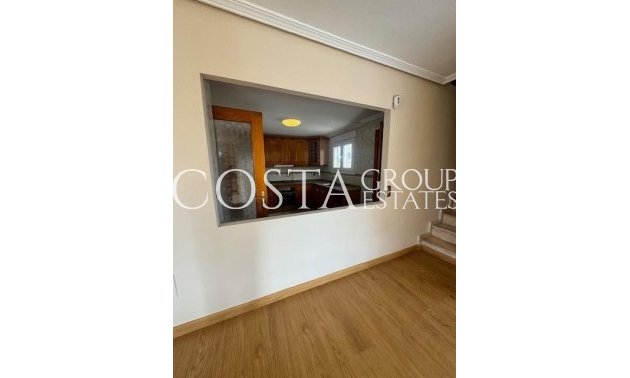 Resale - House -
Orihuela Costa