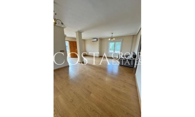 Resale - House -
Orihuela Costa