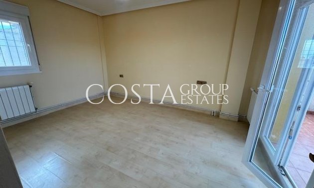 Resale - House -
Orihuela Costa