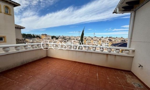 Resale - House -
Orihuela Costa