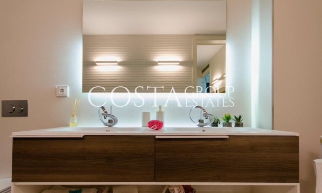 Herverkoop - Huis -
Orihuela Costa