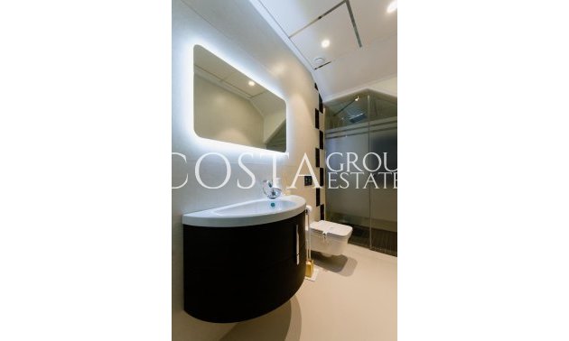 Herverkoop - Huis -
Orihuela Costa