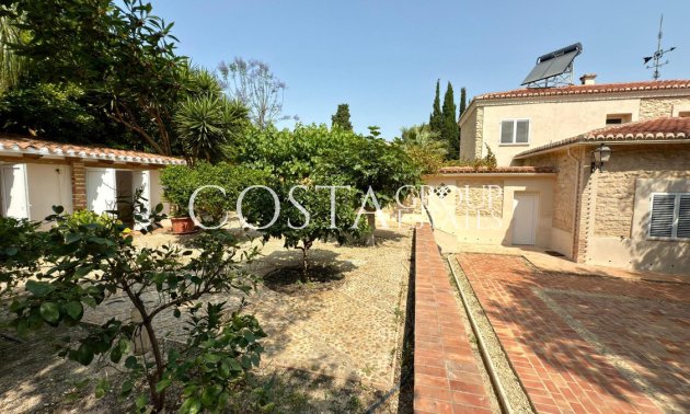 Wiederverkauf - Villa -
Alicante - Alicante Centro