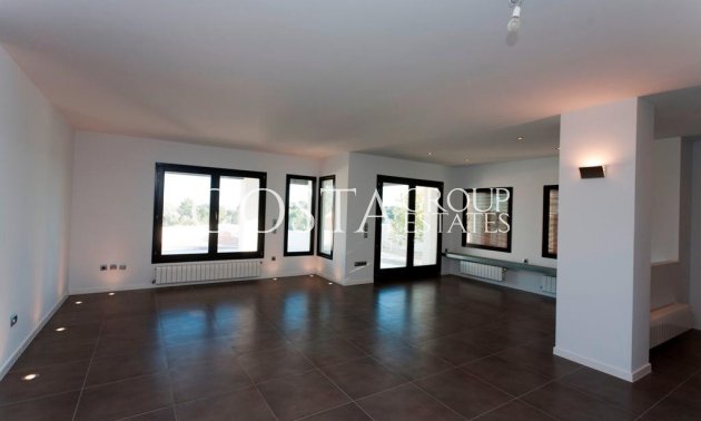 Odsprzedaż - Dom -
Teulada - Moraira