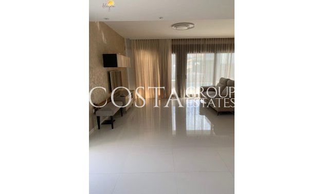 Herverkoop - Huis -
Orihuela Costa