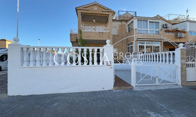 Wiederverkauf - House -
Torrevieja