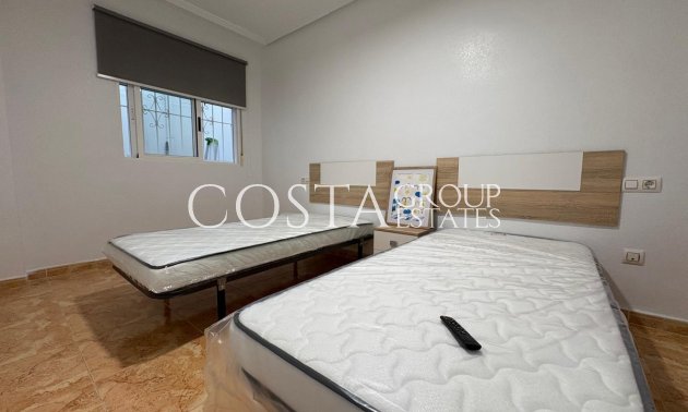 Wiederverkauf - House -
Torrevieja