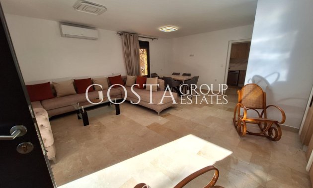 Resale - House -
Torrevieja