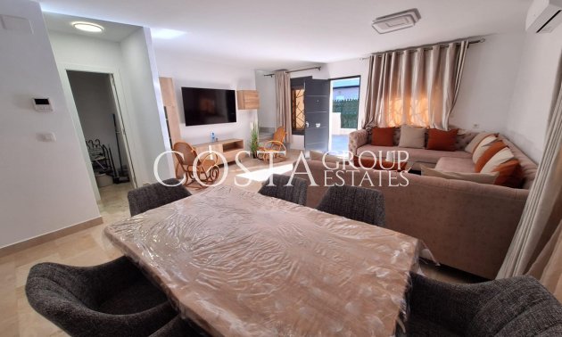 Resale - House -
Torrevieja