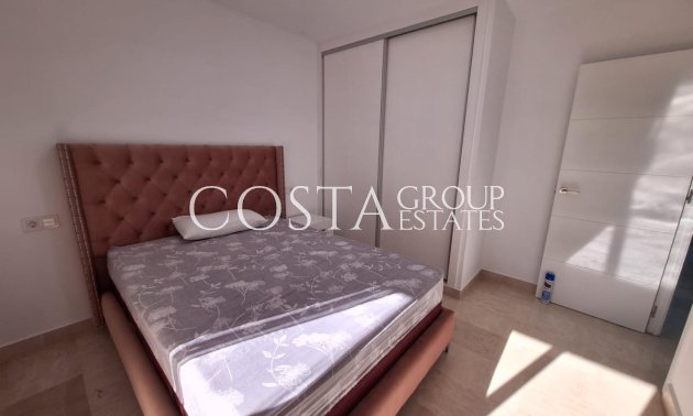 Resale - House -
Torrevieja