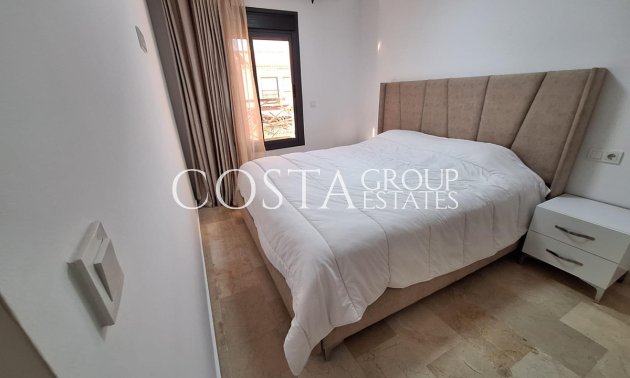 Resale - House -
Torrevieja