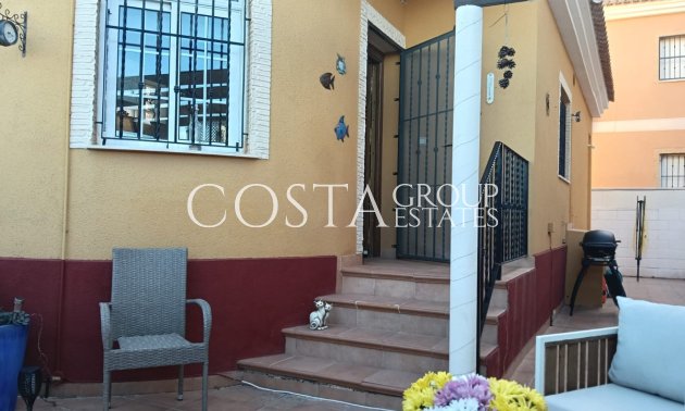 Herverkoop - Villa -
Los Montesinos - Los Montesinos Centro