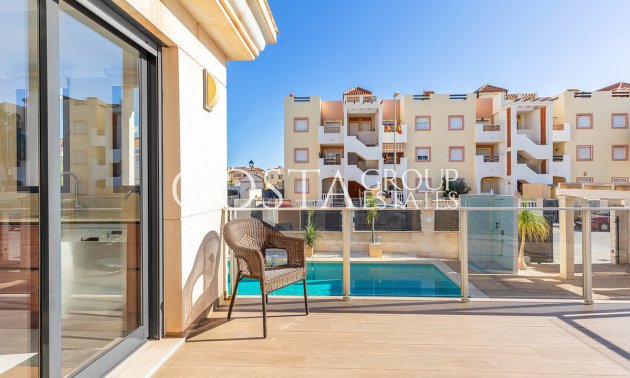 Herverkoop - Villa -
Orihuela Costa - La Zenia